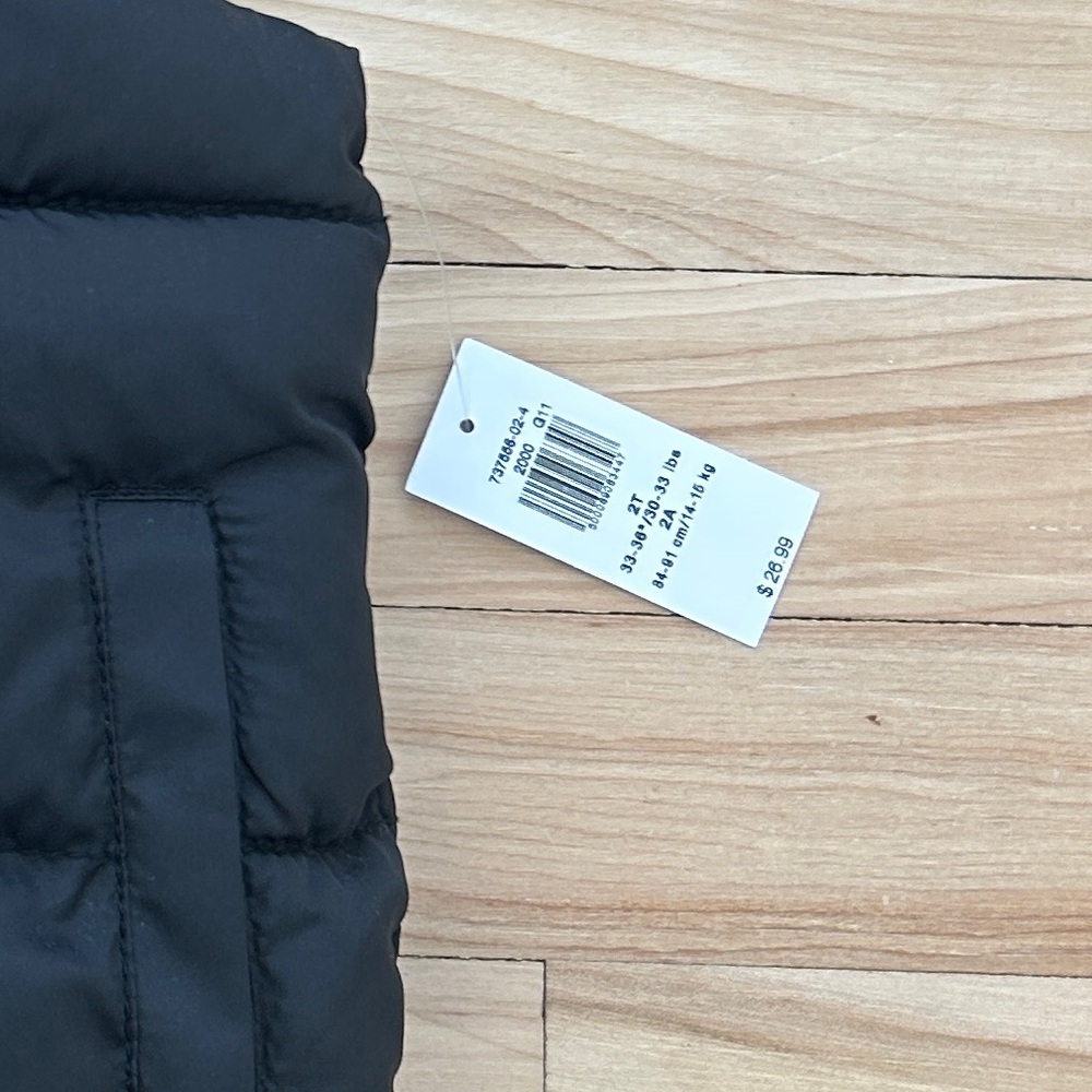Toddler Old Navy Puffer Vest - Size 2T - NWT - Picture 4 of 4